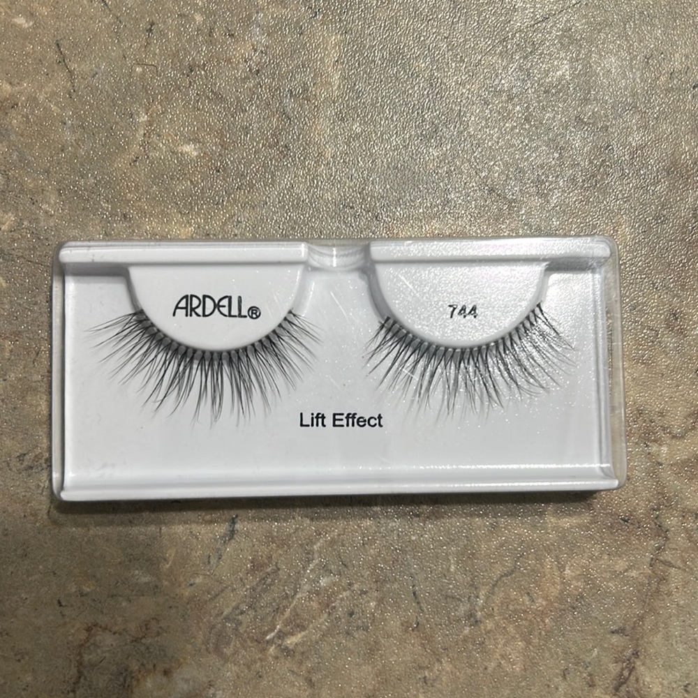 Lashes